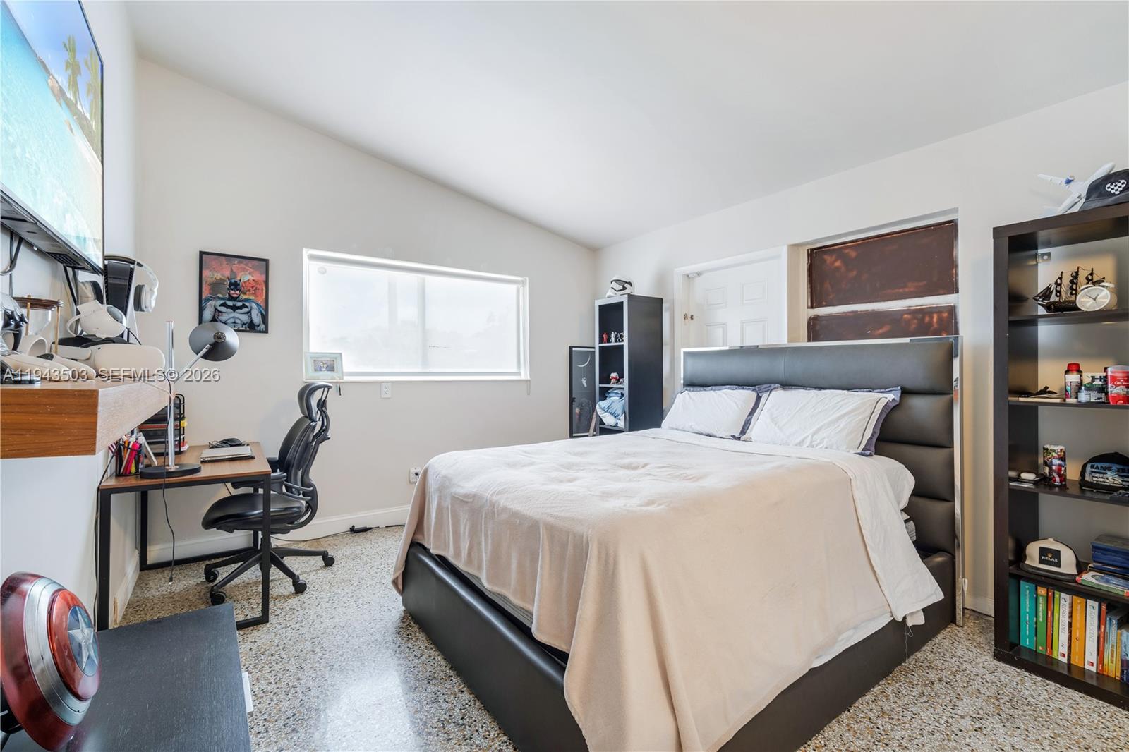 1245 NE 154th St North Miami Beach, FL 33162