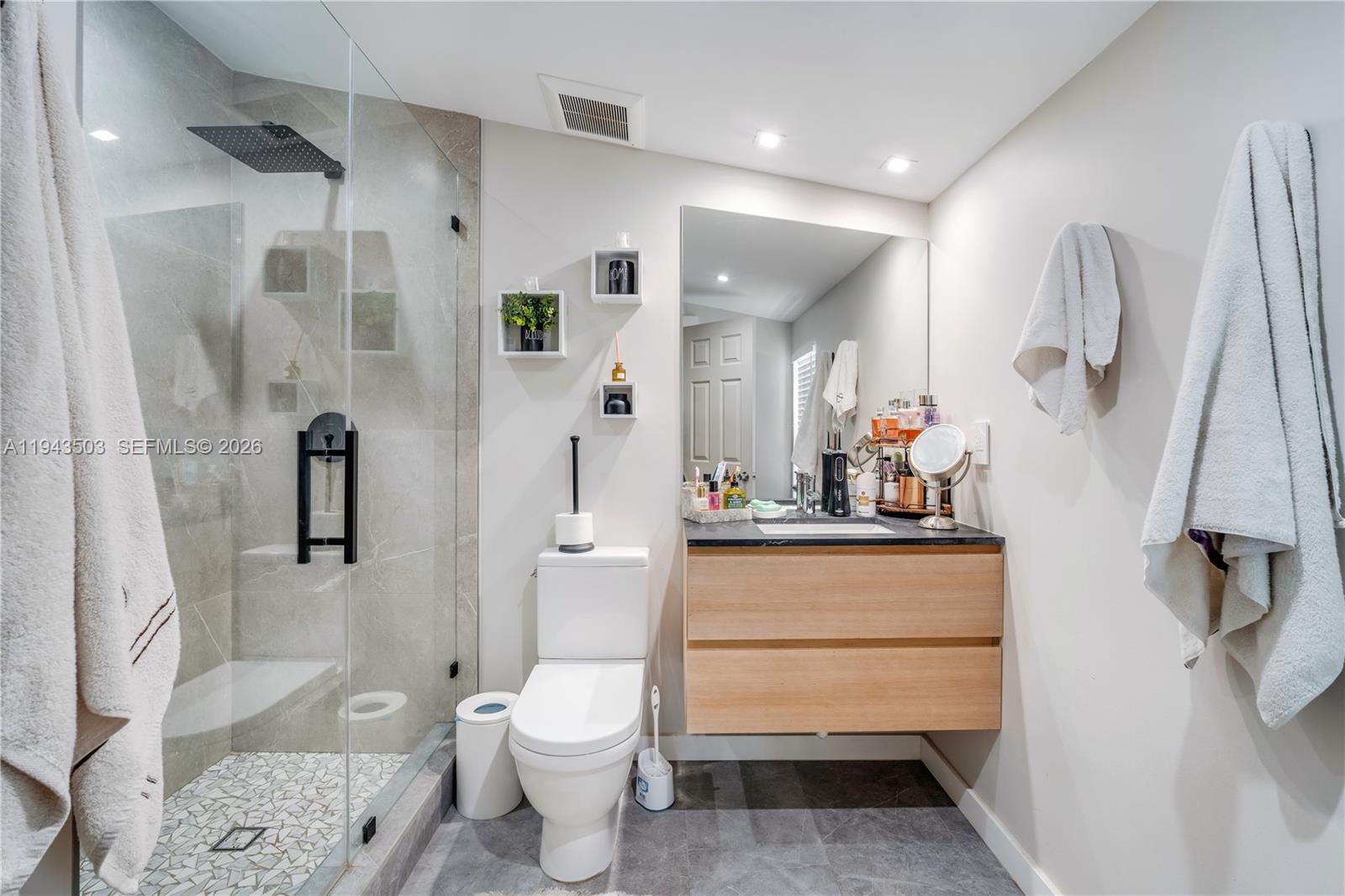 1245 NE 154th St North Miami Beach, FL 33162