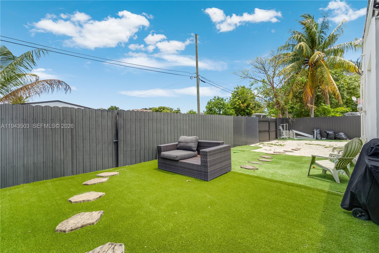 1245 NE 154th St North Miami Beach, FL 33162