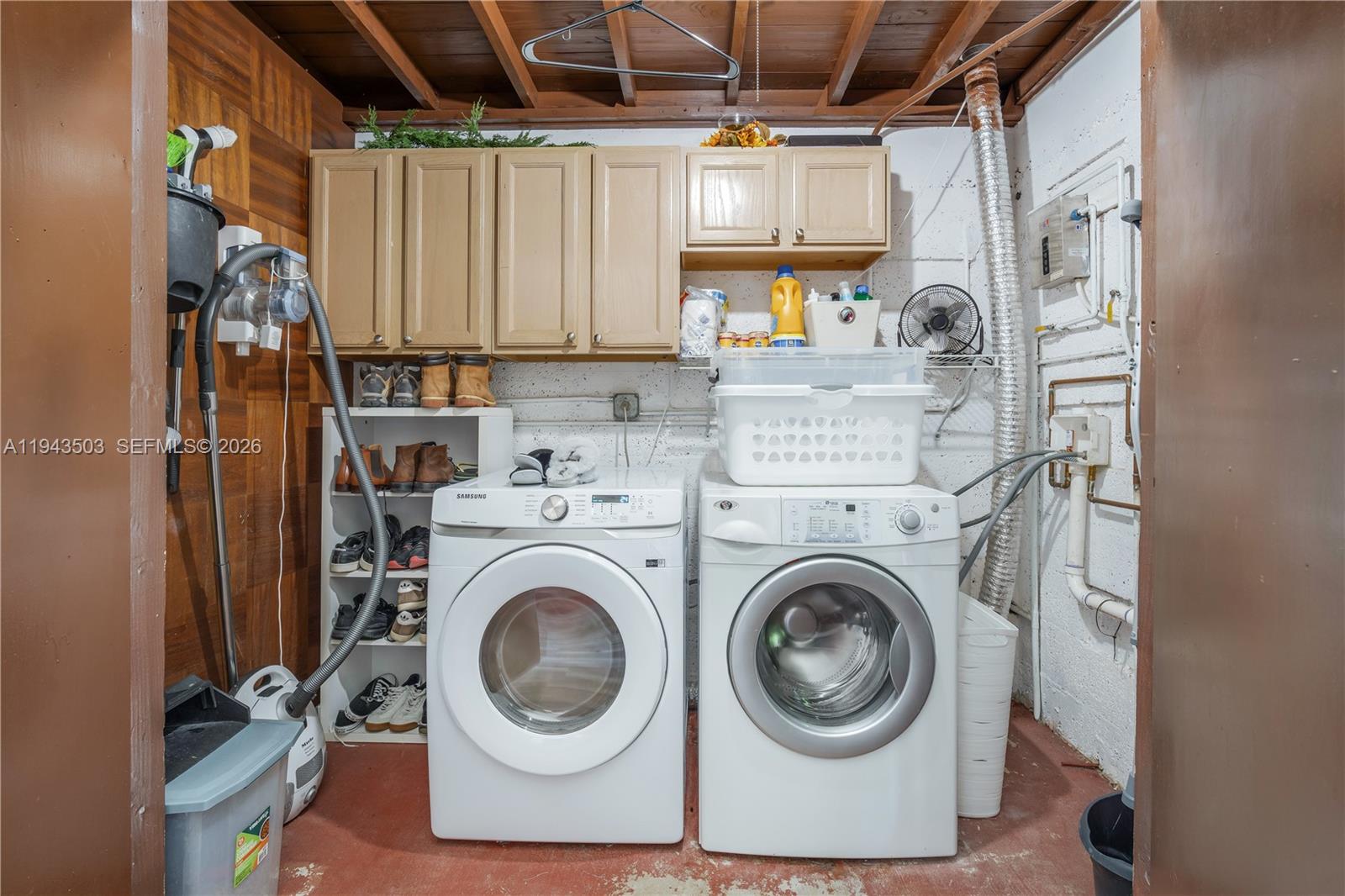 1245 NE 154th St North Miami Beach, FL 33162