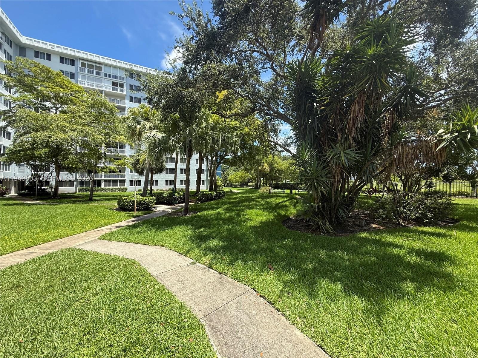 4200 Hillcrest Dr #206 Hollywood, FL 33021