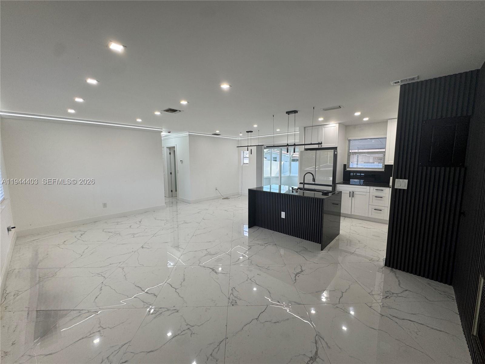 8600 Taft St #8600 Pembroke Pines, FL 33024