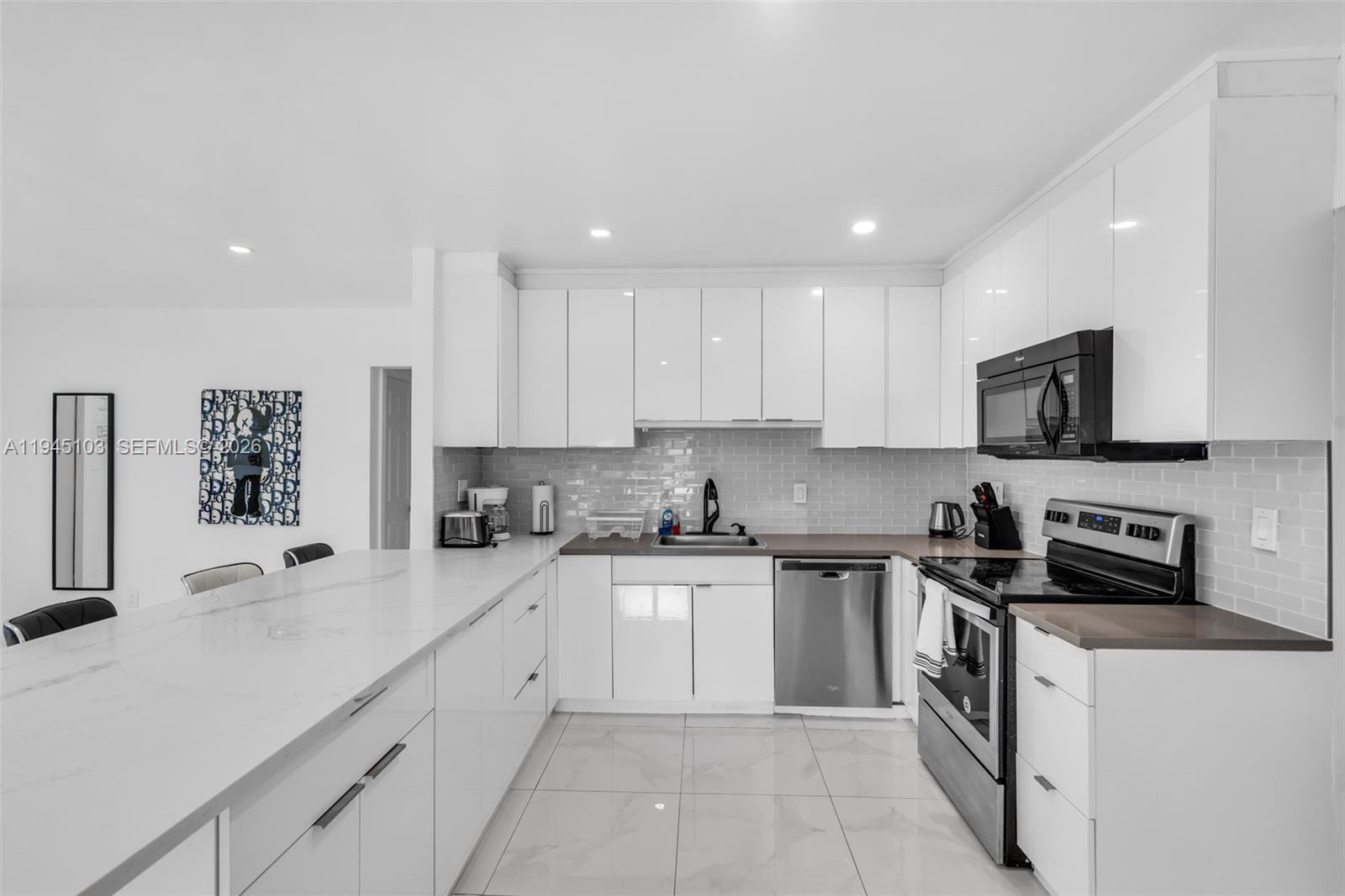 2721 Harding St Hollywood, FL 33020