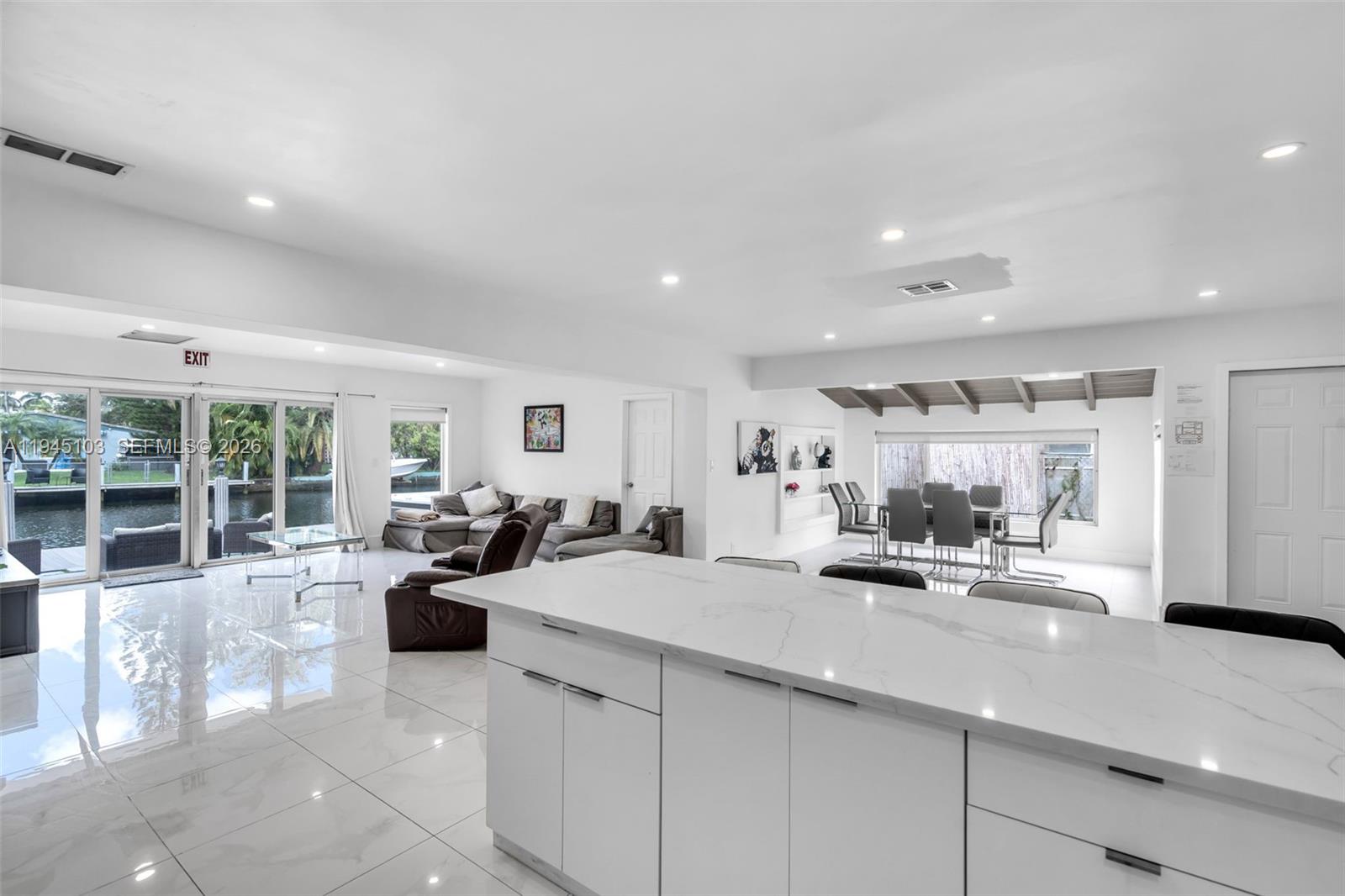 2721 Harding St Hollywood, FL 33020