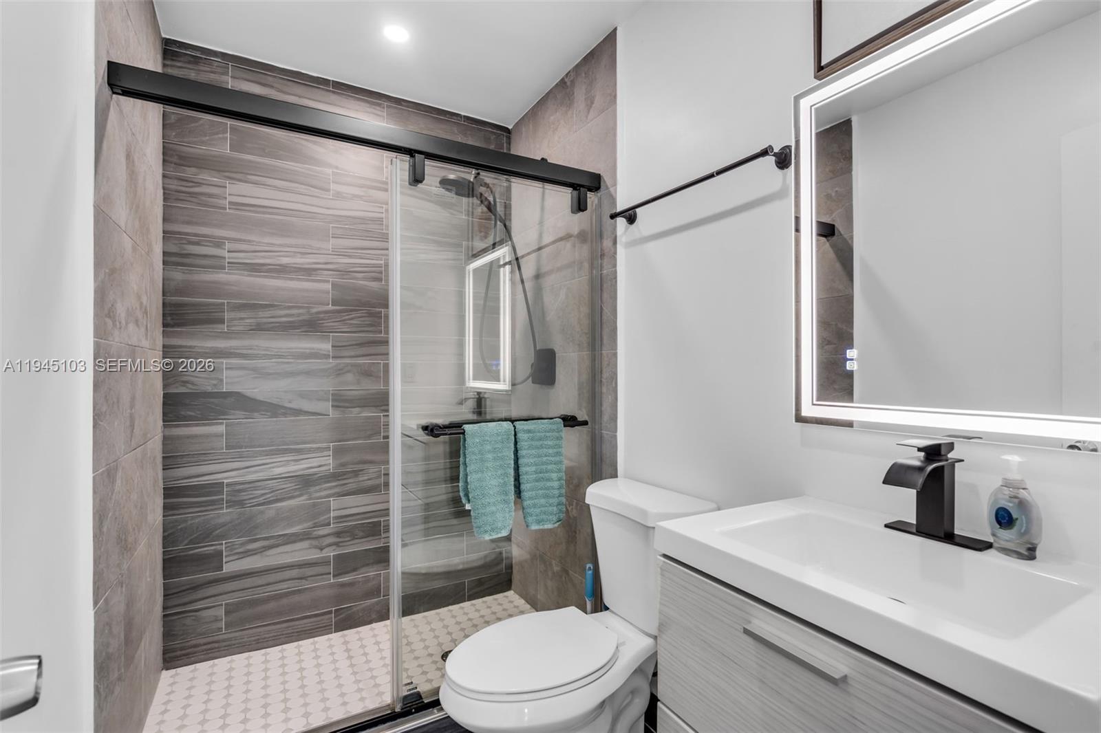 2721 Harding St Hollywood, FL 33020