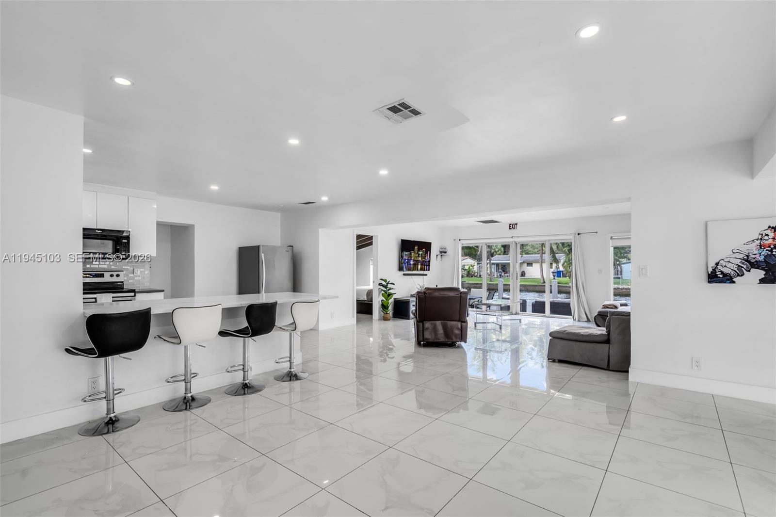 2721 Harding St Hollywood, FL 33020