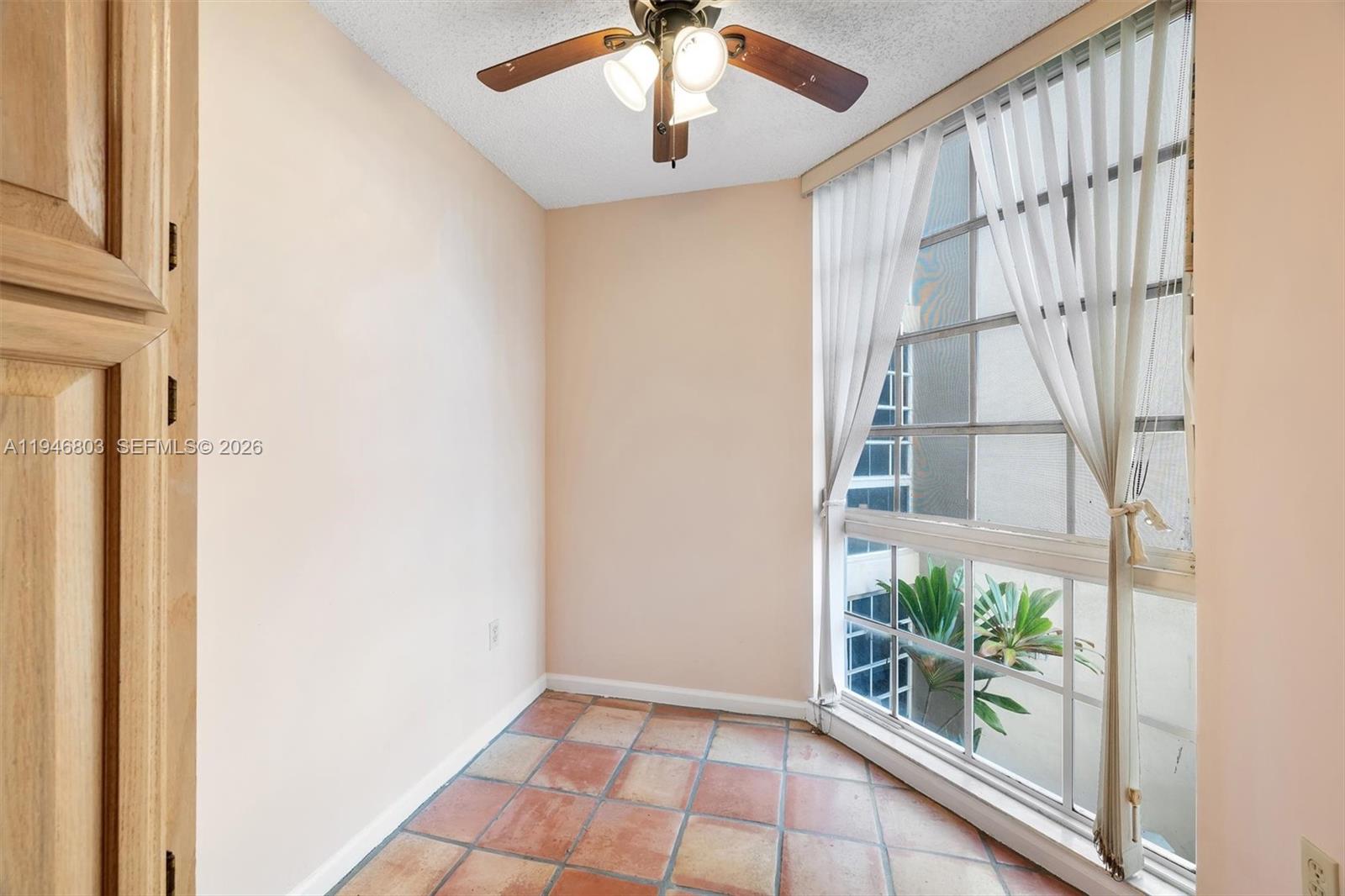 1280 S Alhambra Cir #2211 Coral Gables, FL 33146