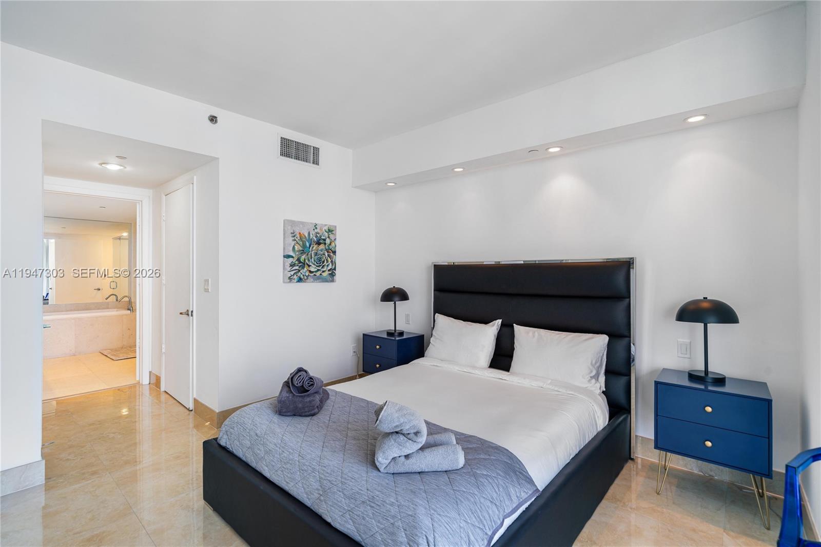 495 Brickel Ave #5705 Miami, FL 33131