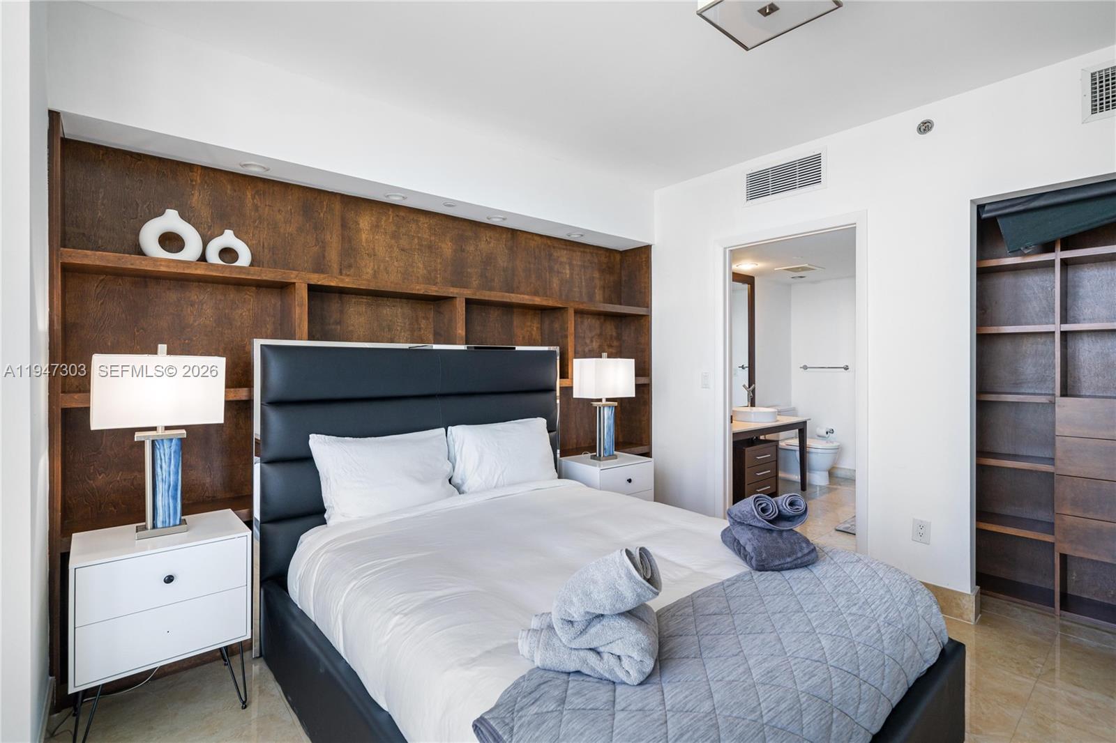 495 Brickel Ave #5705 Miami, FL 33131