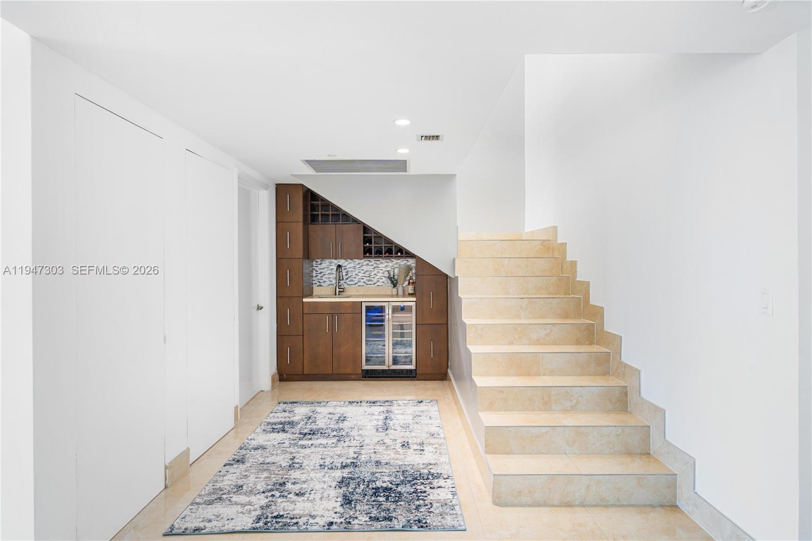 495 Brickel Ave #5705 Miami, FL 33131