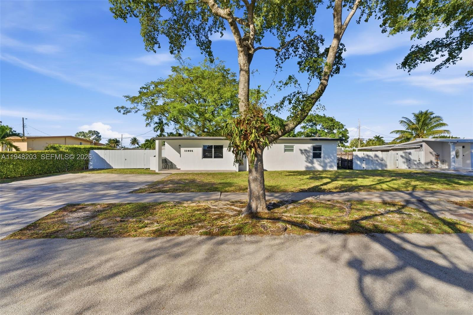 11065 SW 52nd Dr Miami, FL 33165