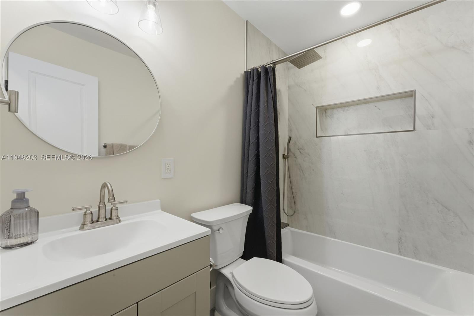 11065 SW 52nd Dr Miami, FL 33165