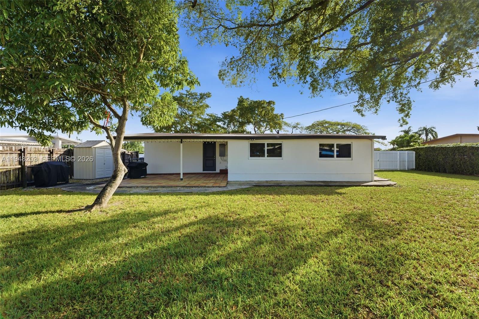 11065 SW 52nd Dr Miami, FL 33165