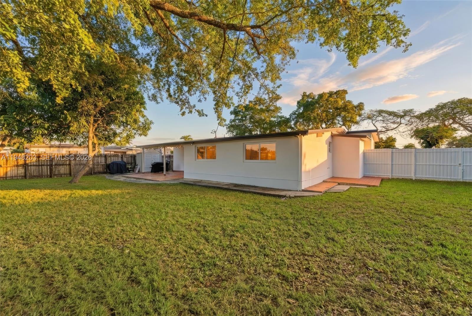 11065 SW 52nd Dr Miami, FL 33165