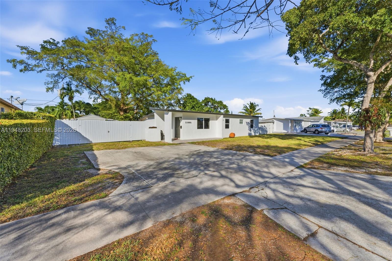 11065 SW 52nd Dr Miami, FL 33165