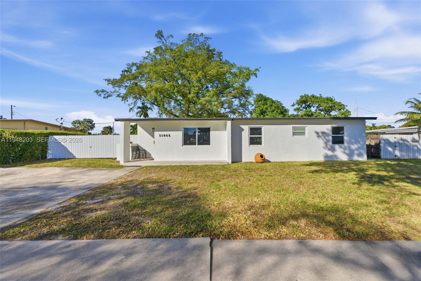 11065 SW 52nd Dr Miami, FL 33165