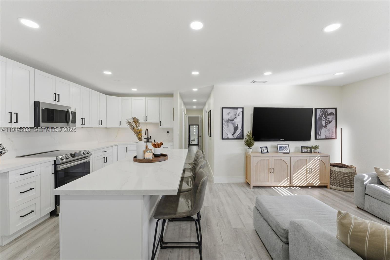 11065 SW 52nd Dr Miami, FL 33165