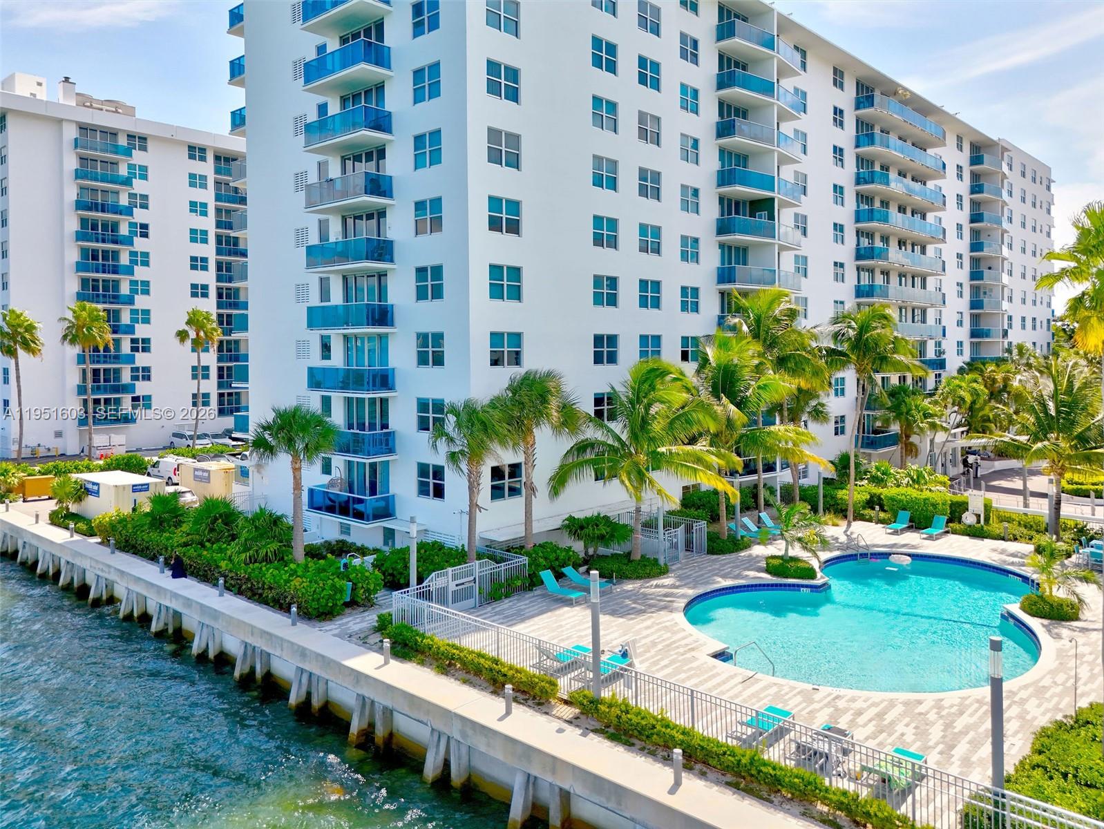 7501 E Treasure Dr #9EF