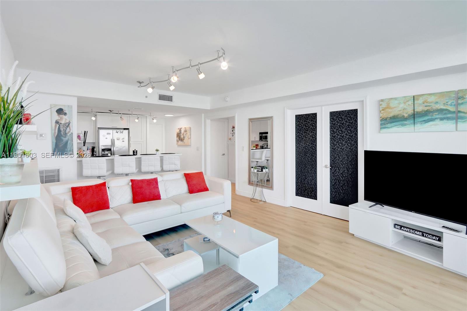 7501 E Treasure Dr #9EF North Bay Village, FL 33141