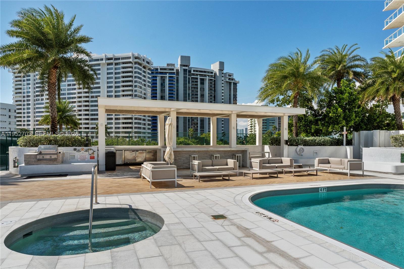 10 Venetian Way #604 Miami Beach, FL 33139