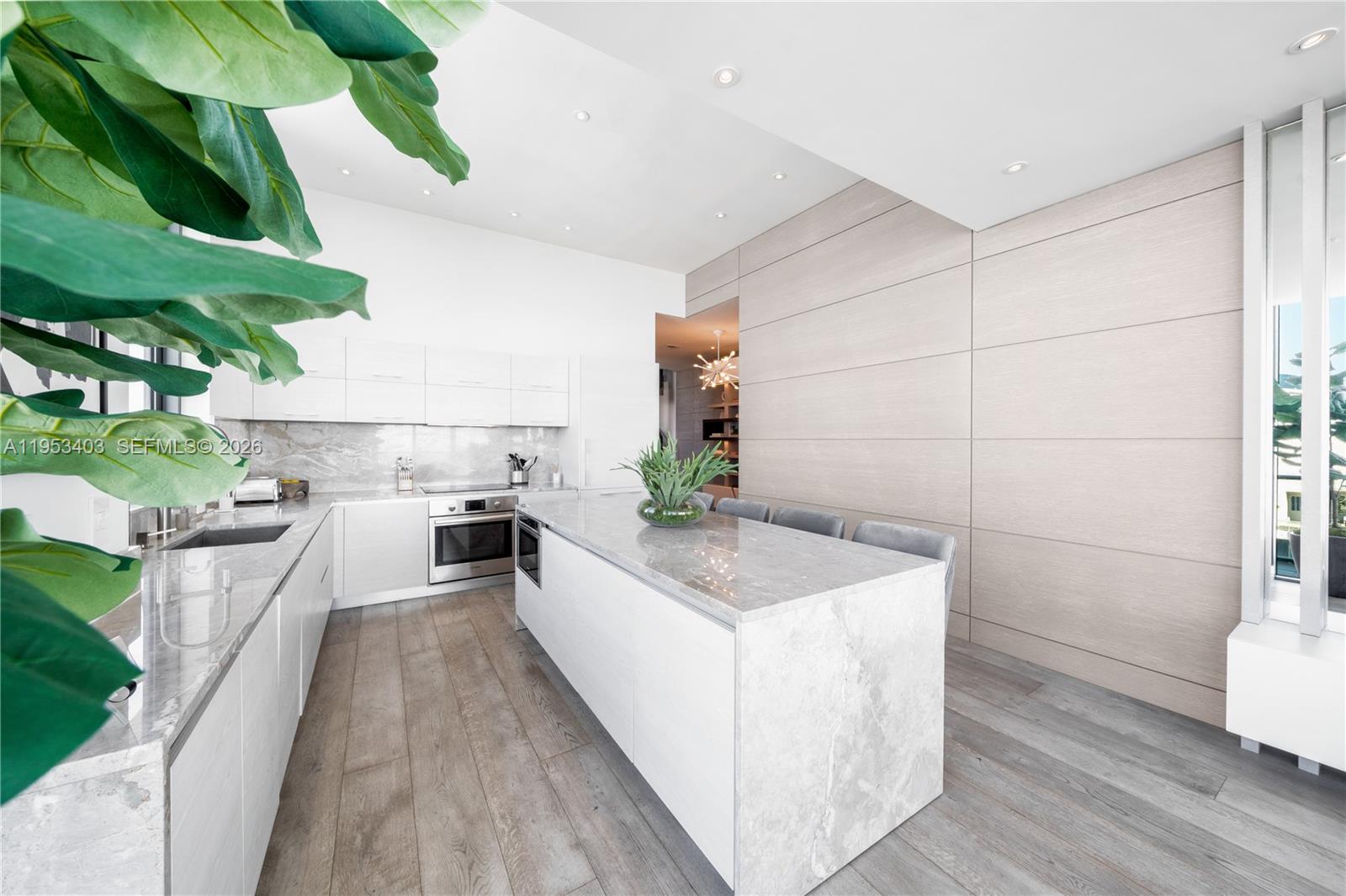 1300 S Miami Ave #UPH4 Miami, FL 33130