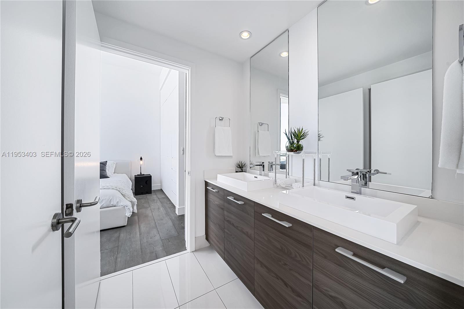 1300 S Miami Ave #UPH4 Miami, FL 33130