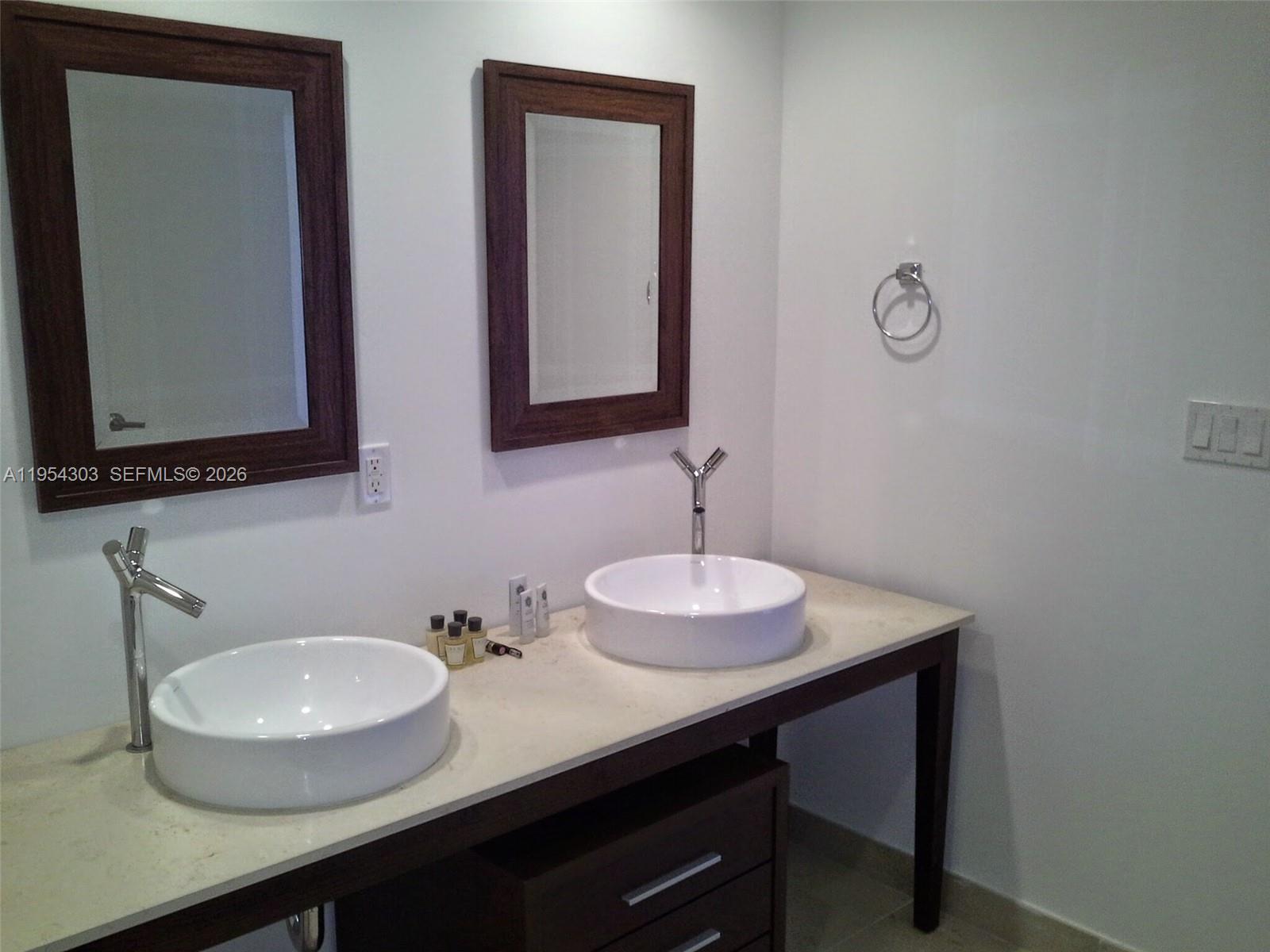 image Icon Brickell II14