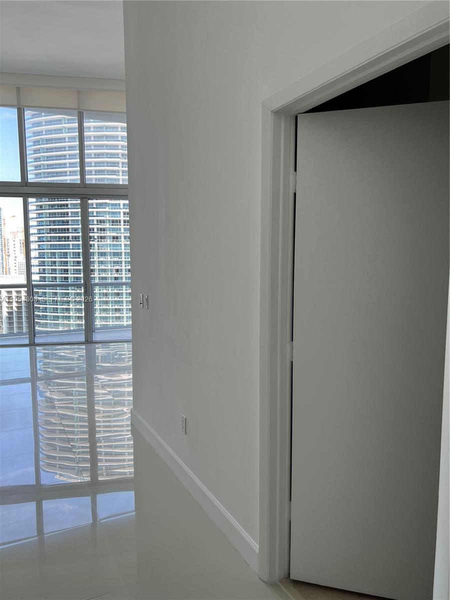 image Icon Brickell II16