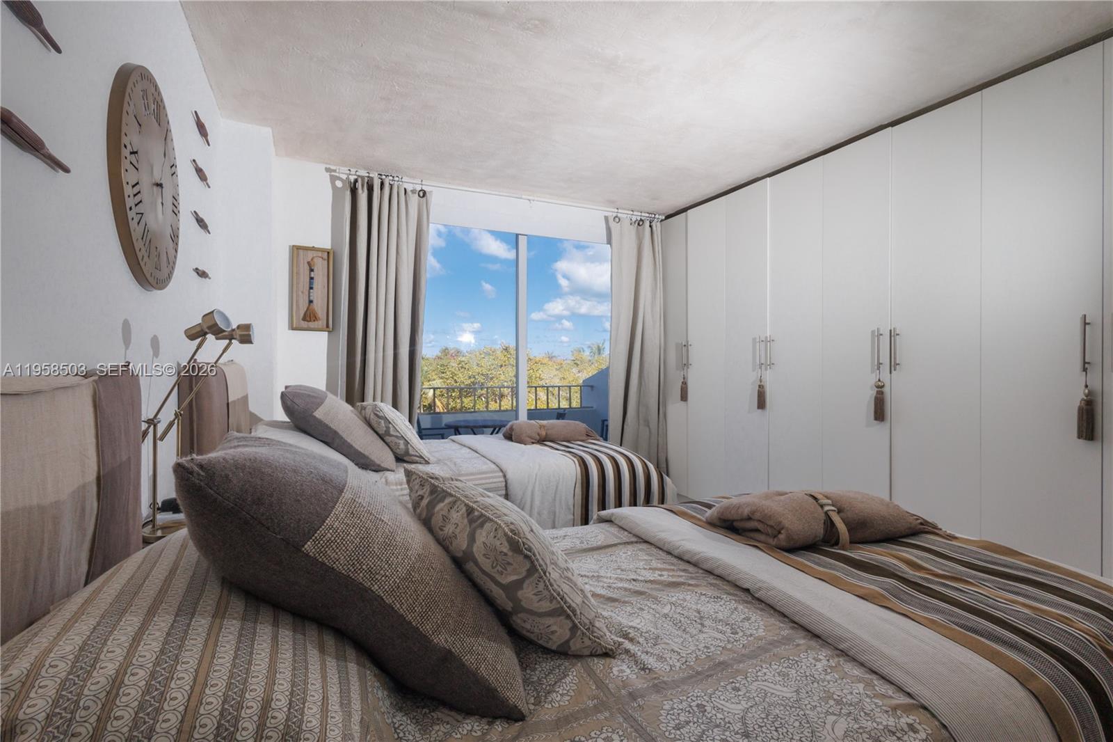 image Commodore Club East6