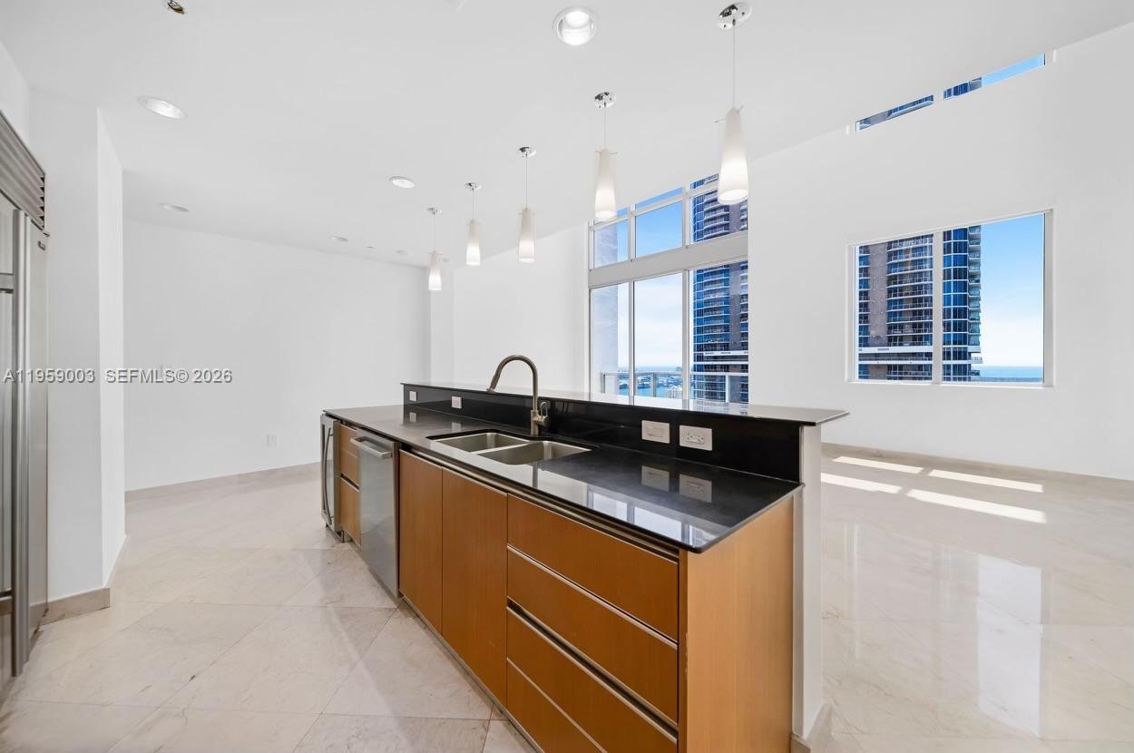 image 1060 Brickell - 106018