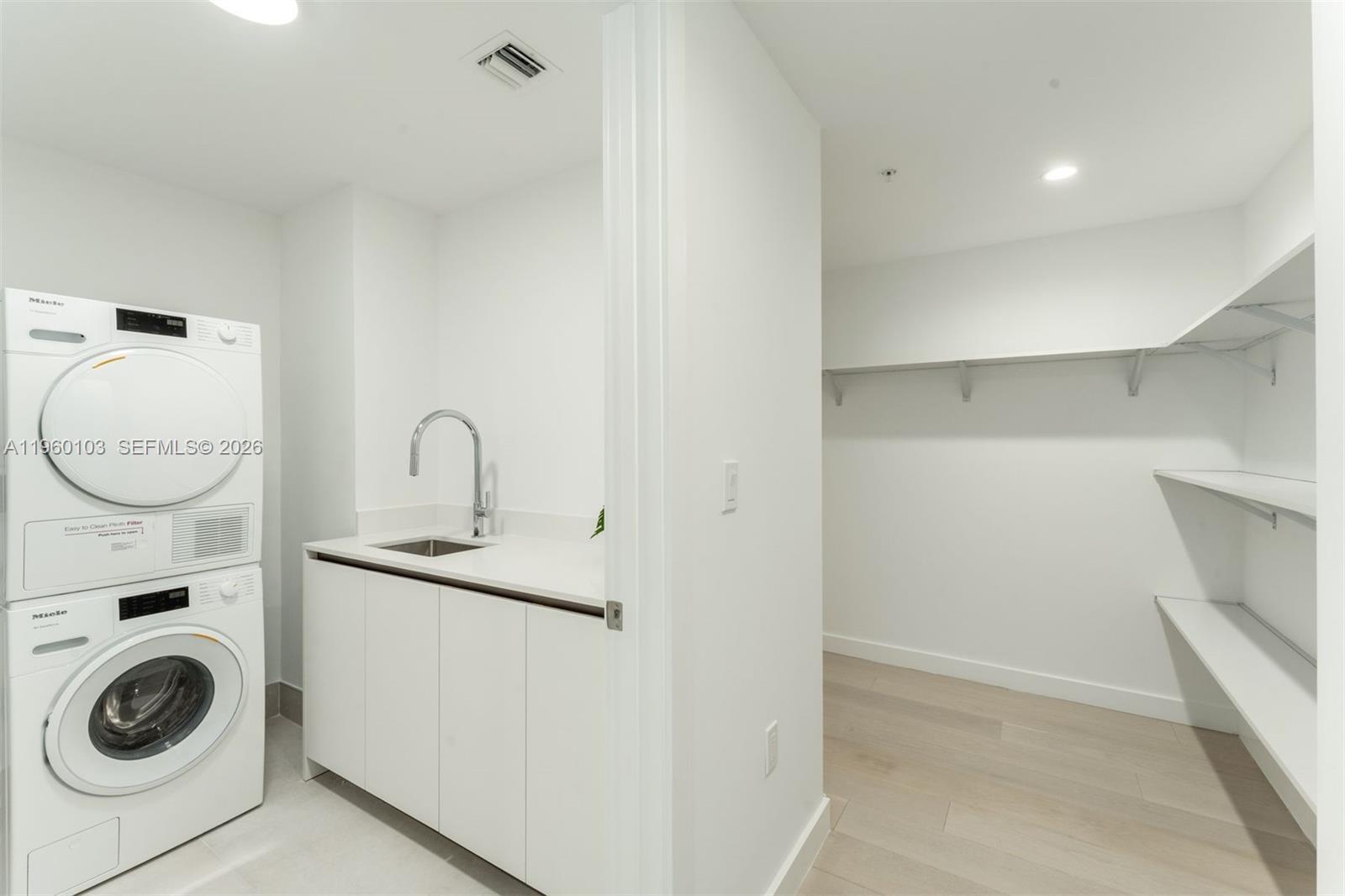 9201 E Bay Hbr Dr #501 Bay Harbor Islands, FL 33154