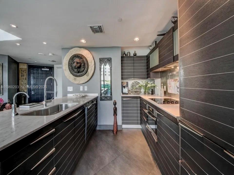 200 Biscayne Blvd Way #501 Miami, FL 33131