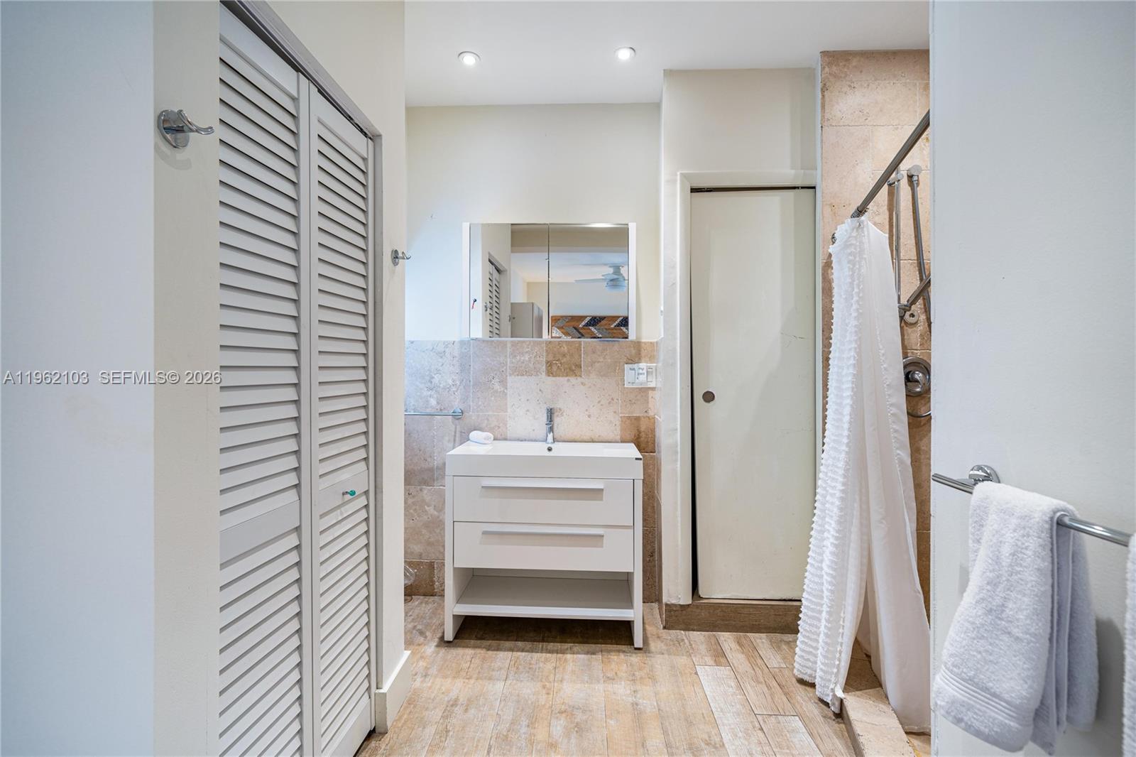 621 86th St Miami Beach, FL 33141