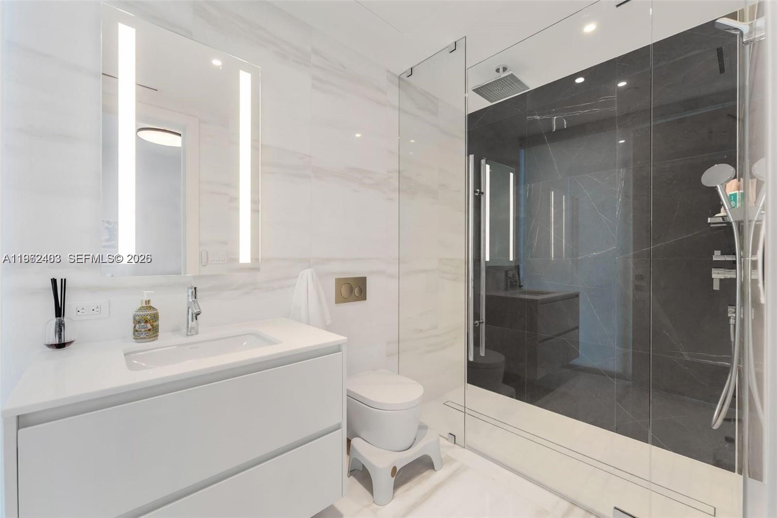 image Aston Martin Residences13