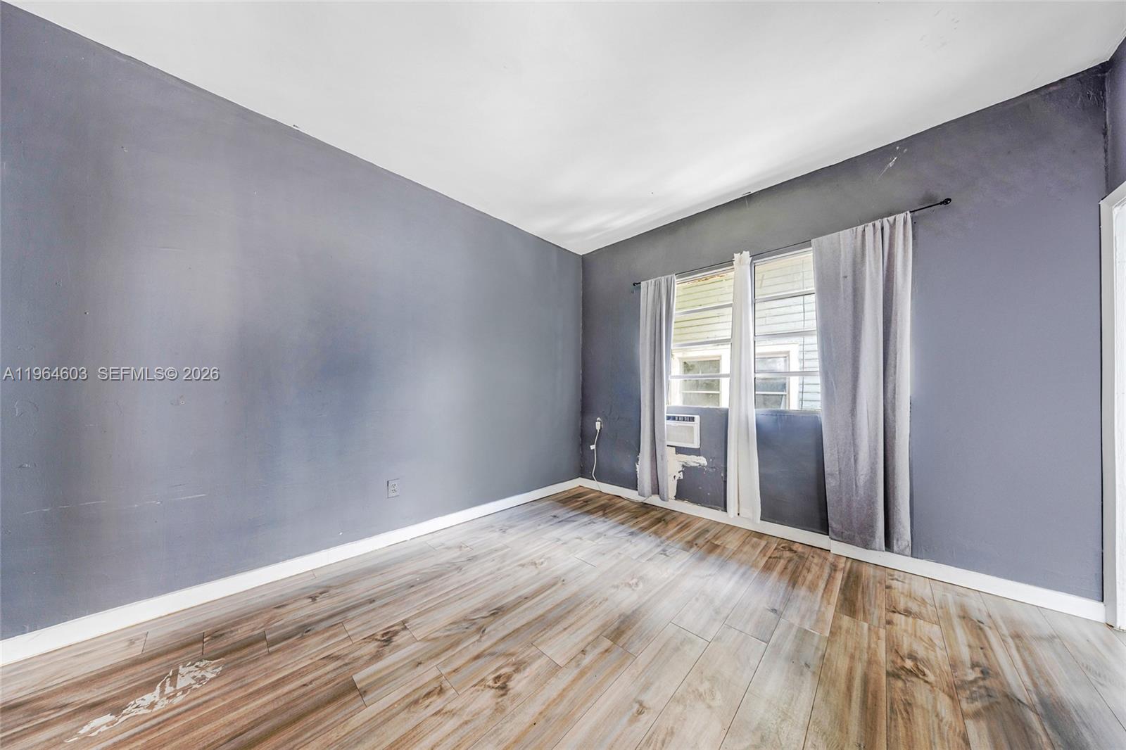 1342 NW 1st St Miami, FL 33125