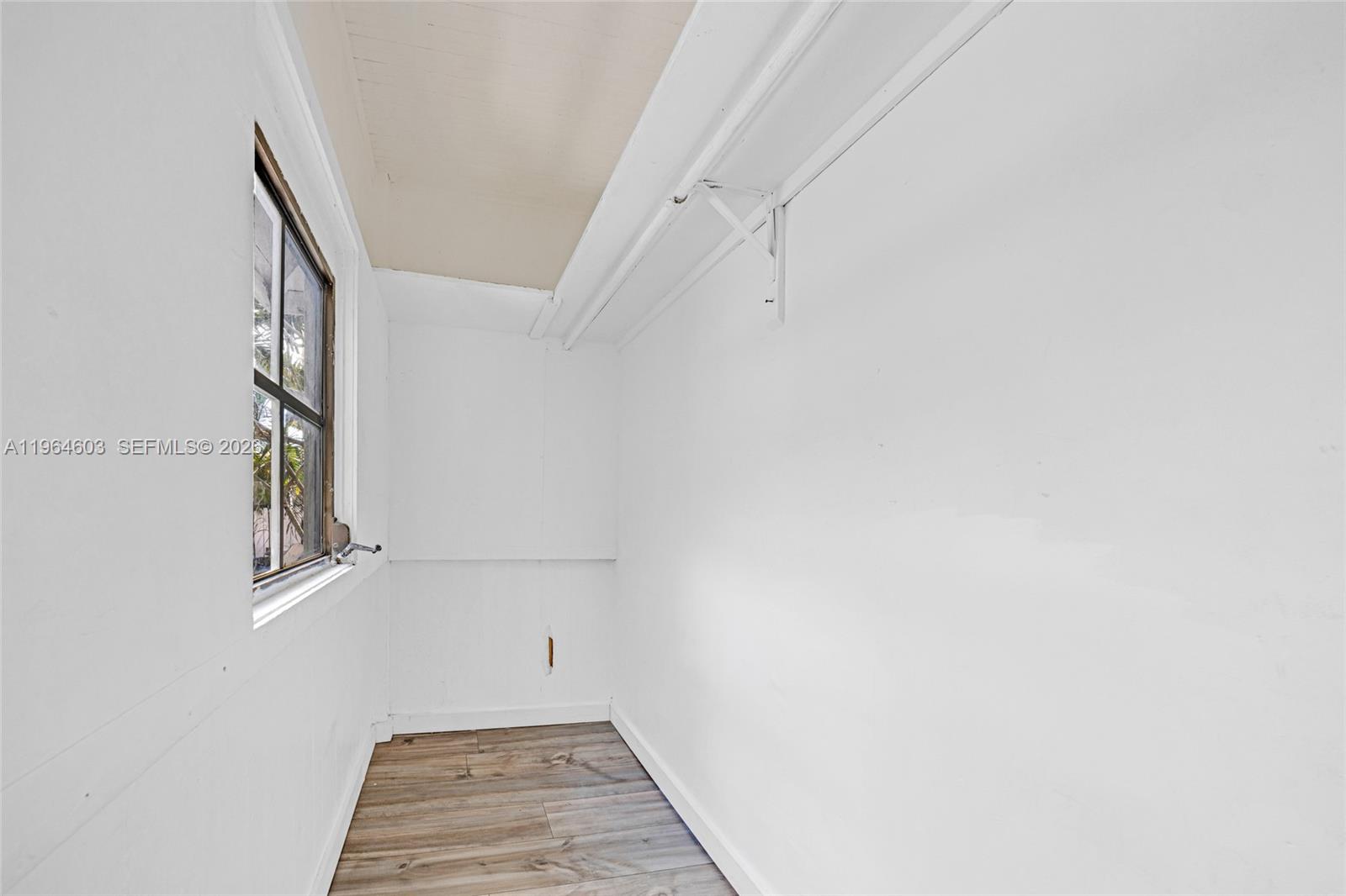 1342 NW 1st St Miami, FL 33125