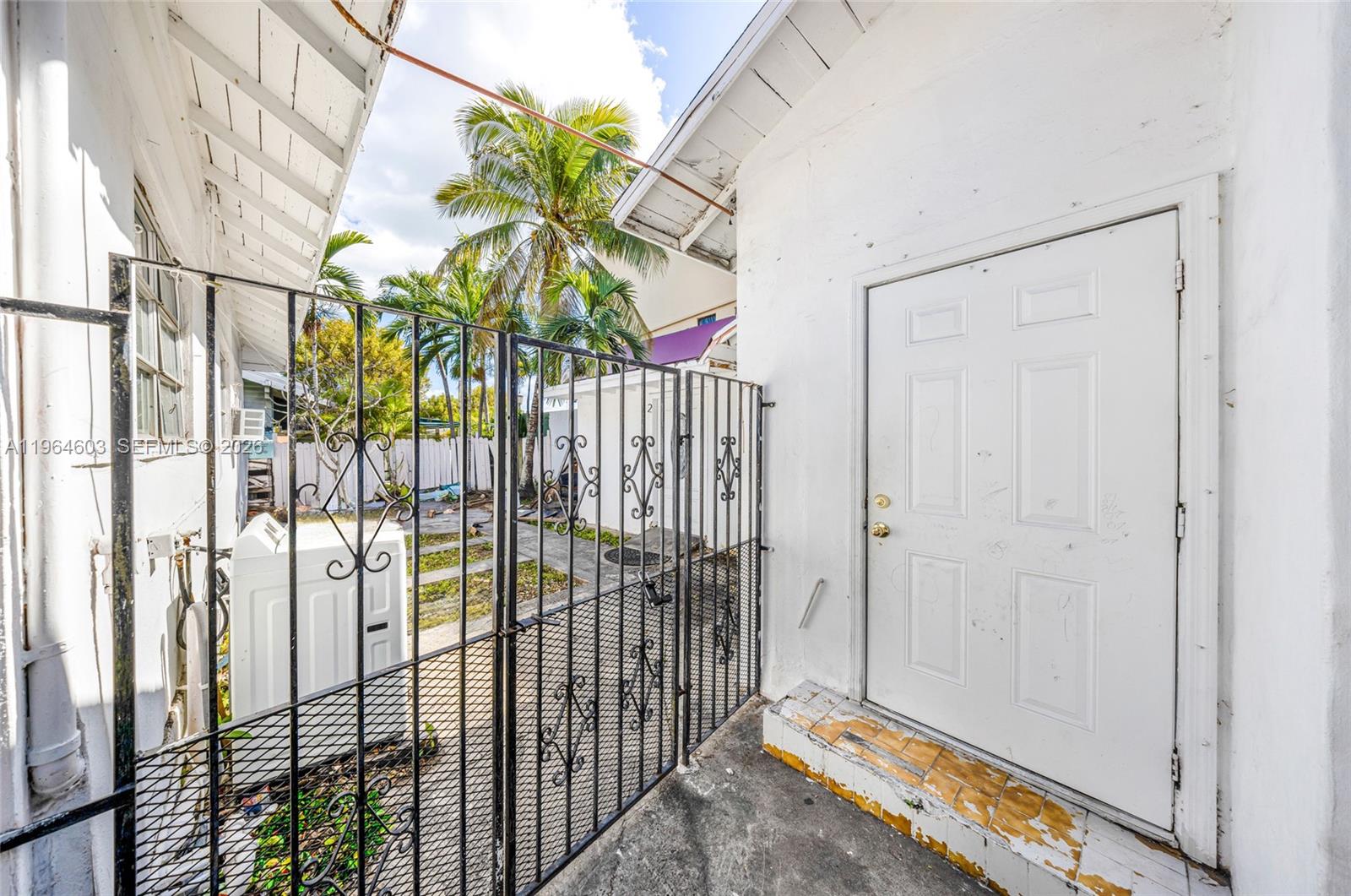 1342 NW 1st St Miami, FL 33125