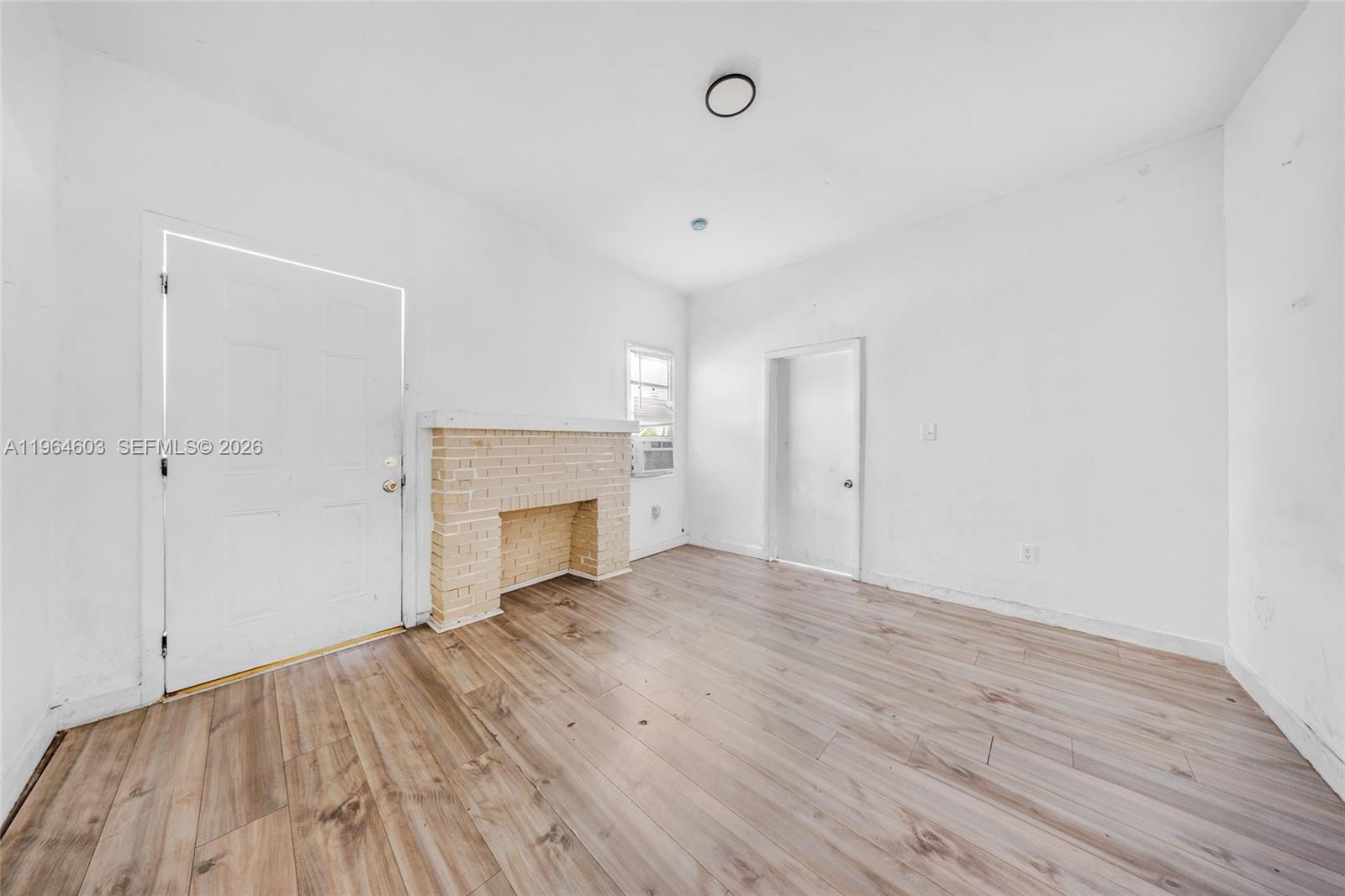 1342 NW 1st St Miami, FL 33125