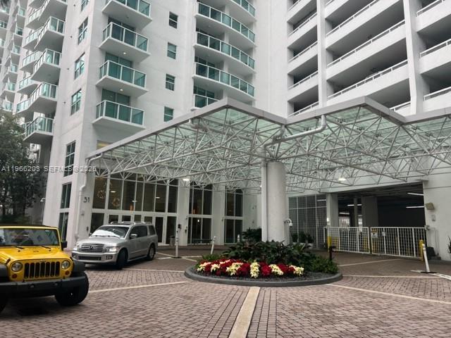 image Brickell on the River North20