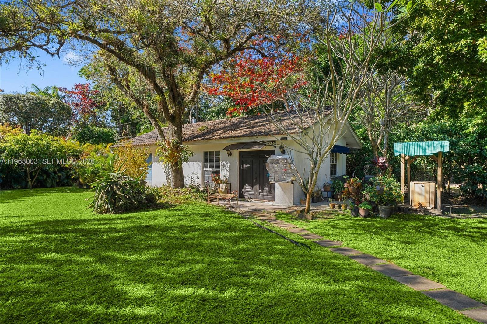 11220 SW 67th Ave Pinecrest, FL 33156