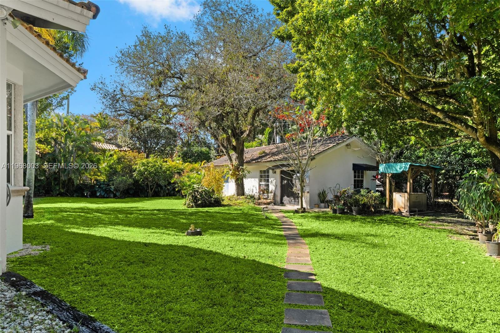 11220 SW 67th Ave Pinecrest, FL 33156