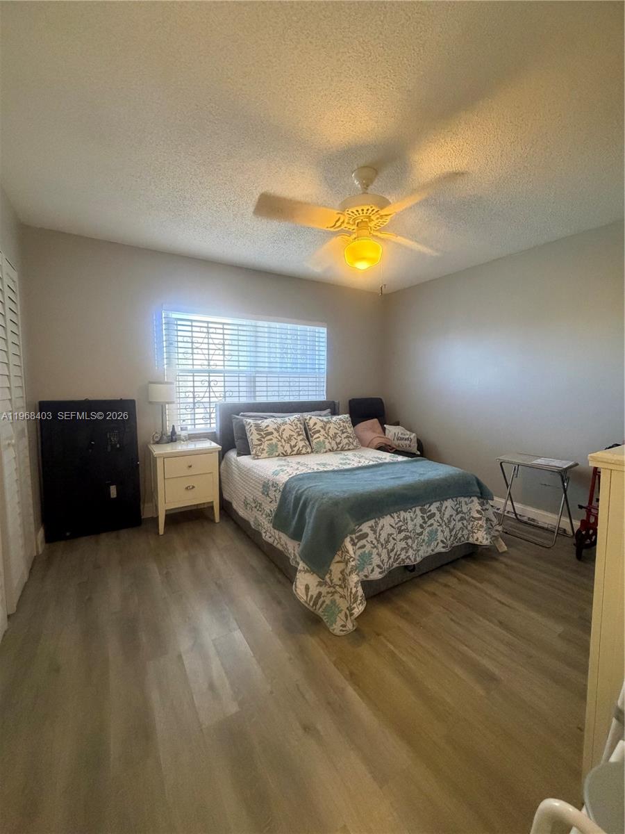 9201 Sunrise Lks Blvd #302 Sunrise, FL 33322
