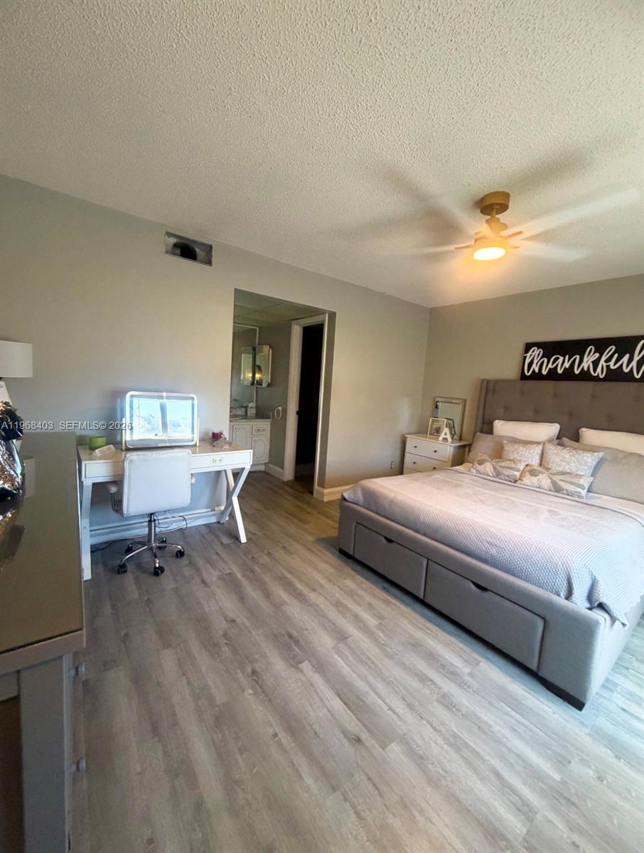 9201 Sunrise Lks Blvd #302 Sunrise, FL 33322