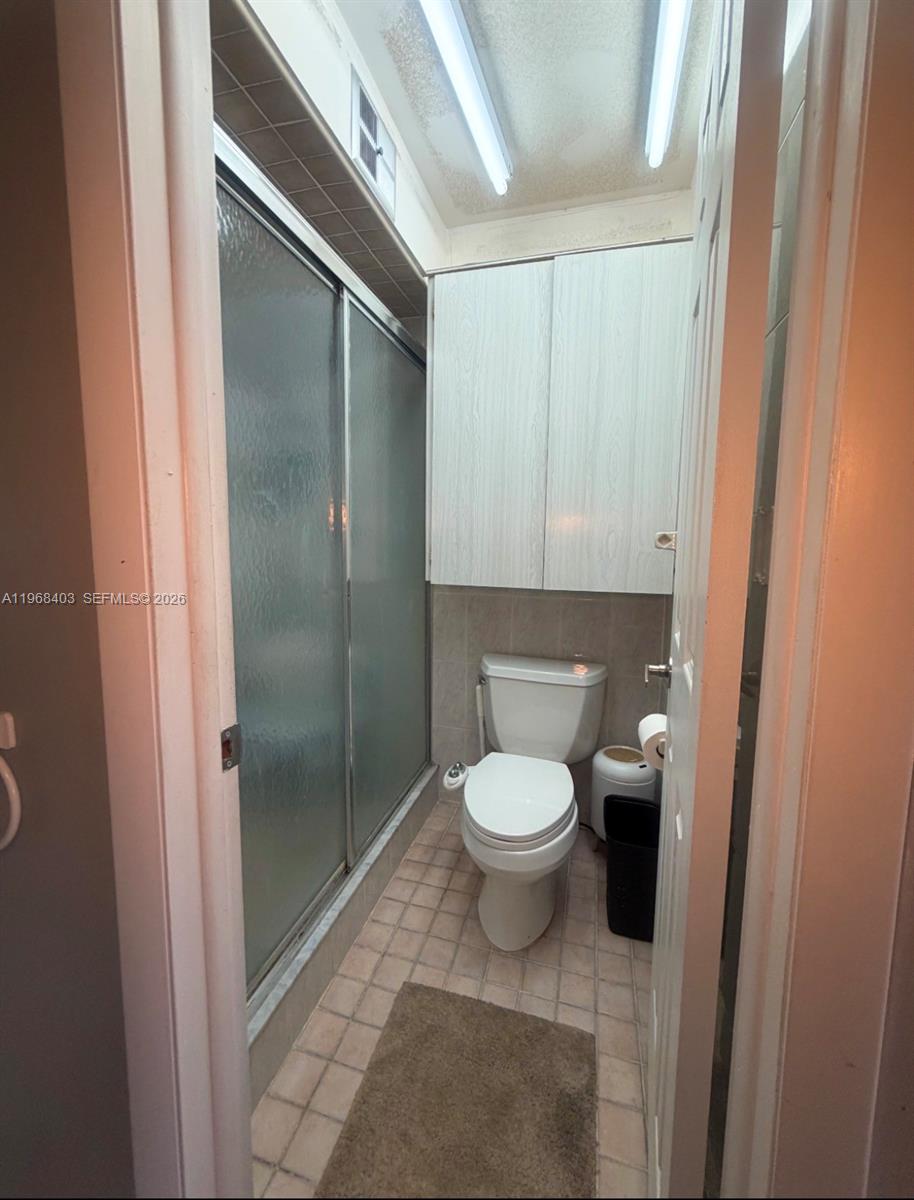 9201 Sunrise Lks Blvd #302 Sunrise, FL 33322