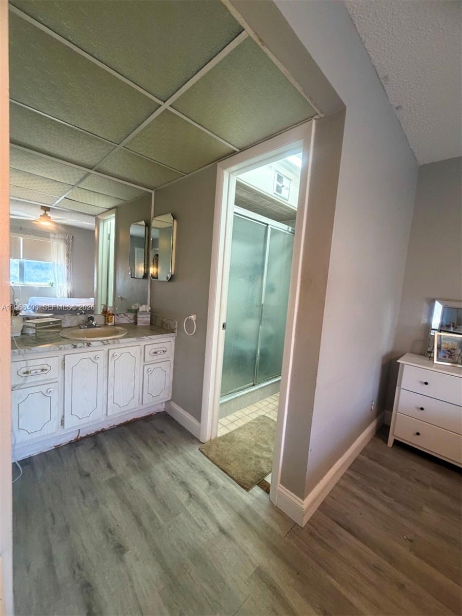 9201 Sunrise Lks Blvd #302 Sunrise, FL 33322