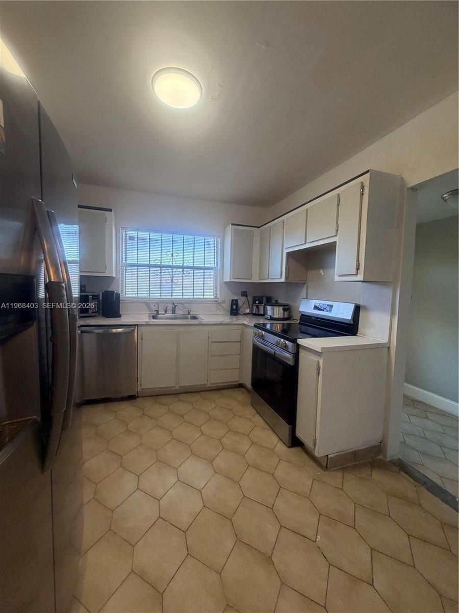9201 Sunrise Lks Blvd #302 Sunrise, FL 33322