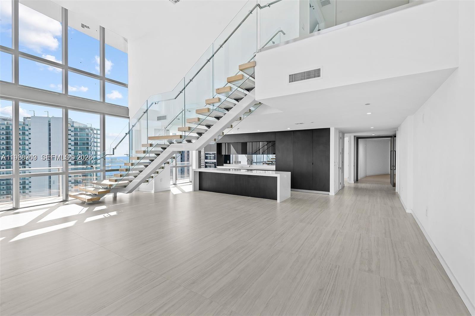 image Paramount Miami Worldcenter1