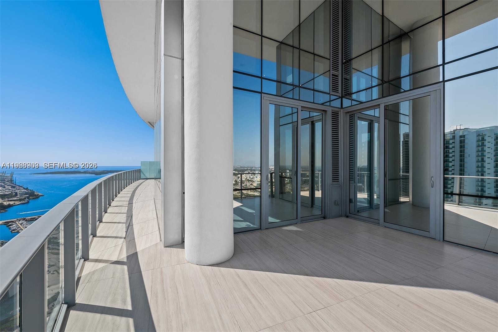 image Paramount Miami Worldcenter8