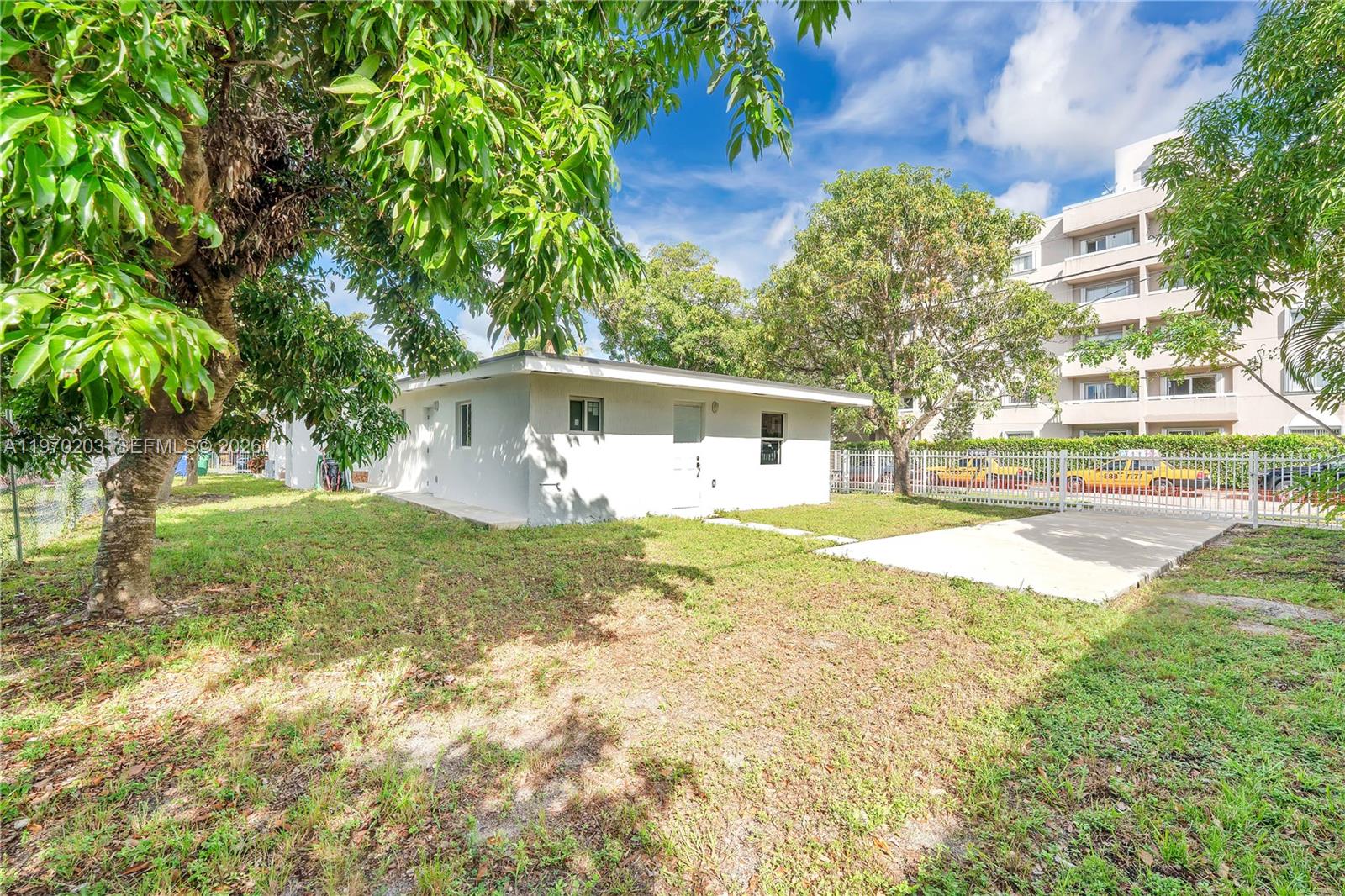 521 NW 33rd Ave Miami, FL 33125