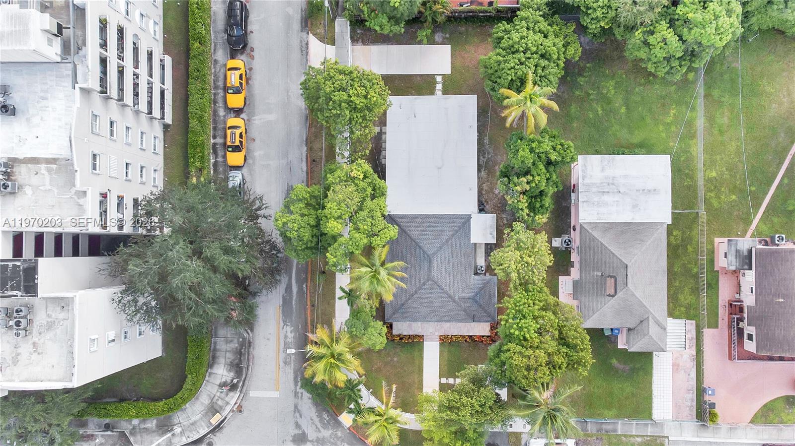 521 NW 33rd Ave Miami, FL 33125